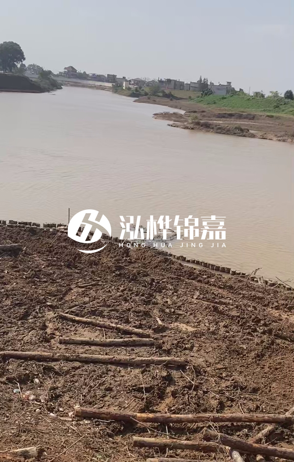 打松木樁施工用什么機(jī)械最好-松木樁施工技術(shù)要求？