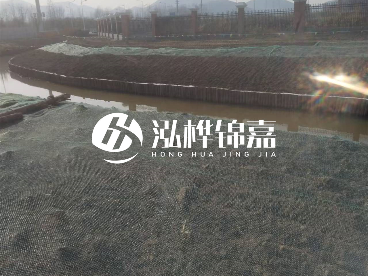 河道木樁打不下去怎么辦？河道打樁木能在水里使用多少年？